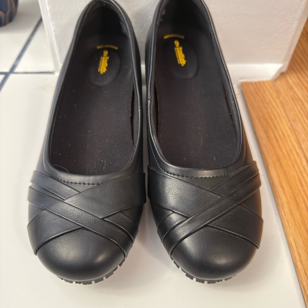 Black Women's Slip-On Flats with Crisscross Detail